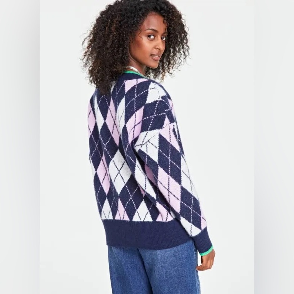 On 34th Women's Argyle V-Neck Drop-Shoulder Sweater. - Picture 16 of 16